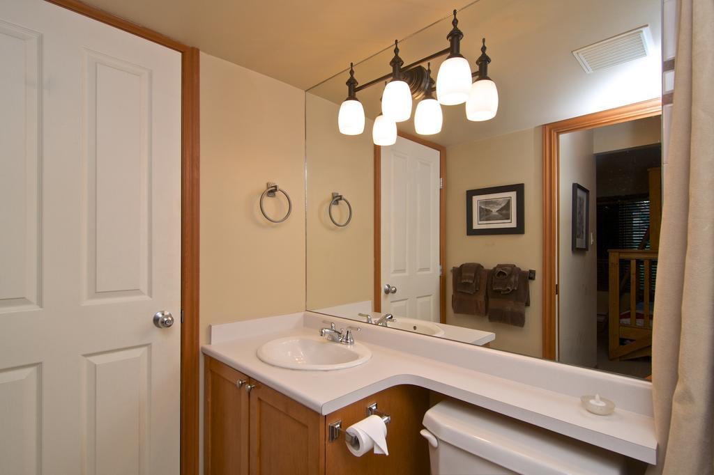 Whistler Blackcomb Vacation Rentals - Village North Oda fotoğraf
